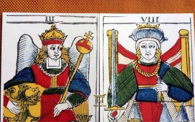 Patrones Visuales en el Tarot: Las Coronas